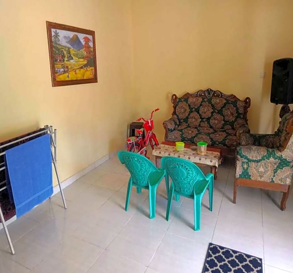 Express O 91371 Wisma Nadira