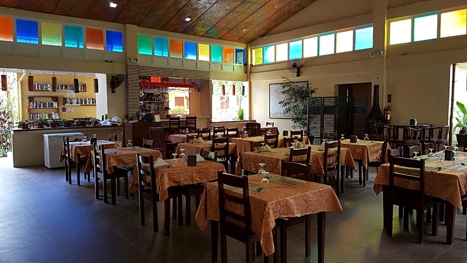 Blue Lagoon Inn & Suites