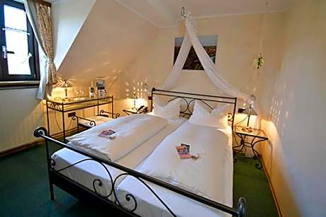 Large Single Room