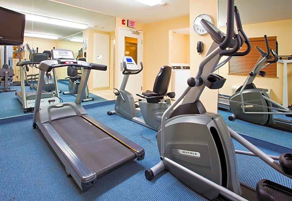 Candlewood Suites Jacksonville, an IHG Hotel