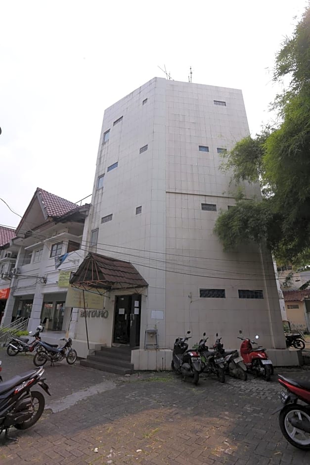 OYO 92677 Hotel Bintaro