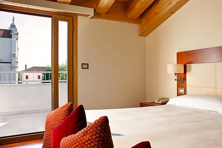 Al Tezzon Hotel