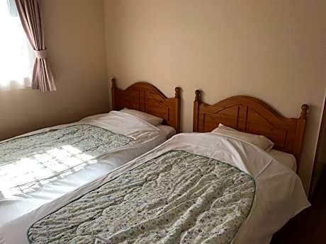 Twin Room with Shared Toilet