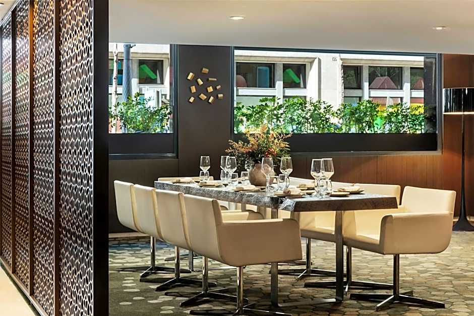 Renaissance by Marriott Barcelona Hotel