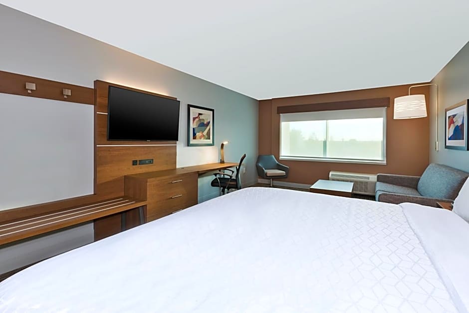 Holiday Inn Express & Suites Cedar Springs  Grand Rapids N By IHG