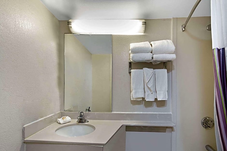 La Quinta Inn & Suites by Wyndham New Haven
