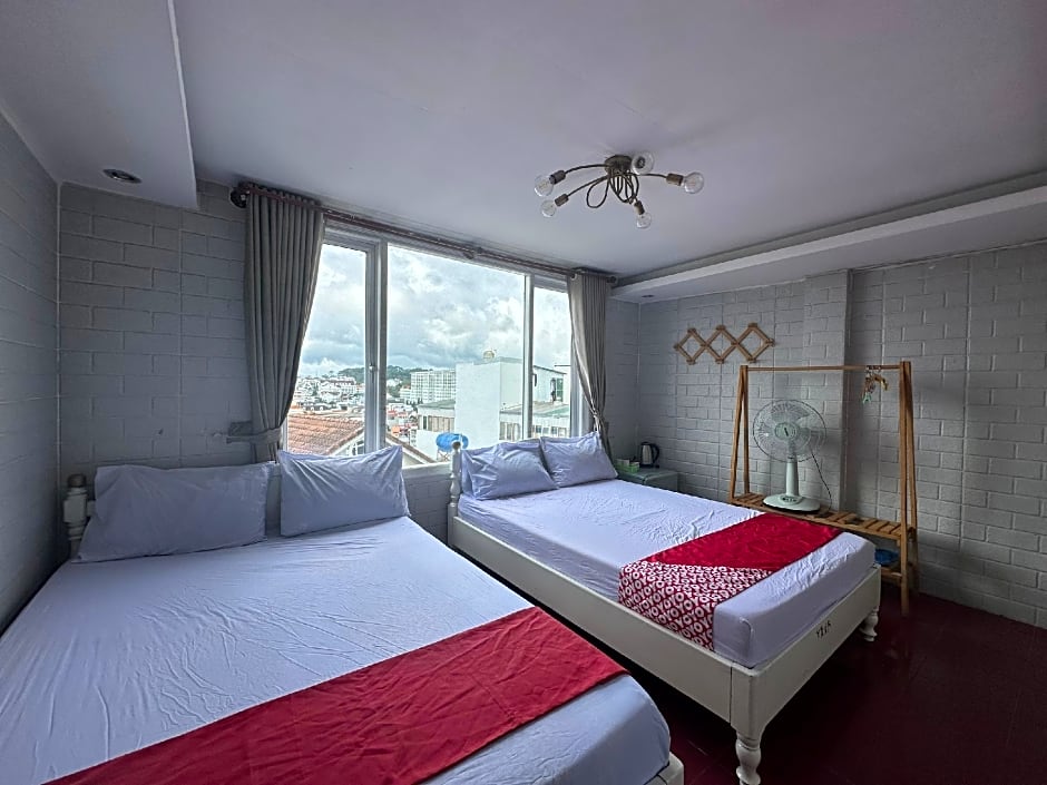 OYO 1196 Le Vu Hotel