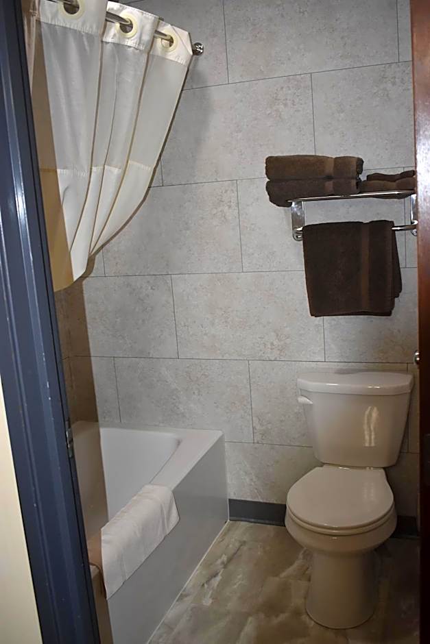 Heartland Hotel & Suites