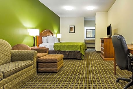 King Suite - Accessible/Smoking
