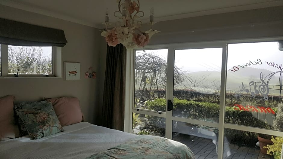 Photo 1 of 5 of Premier 1 Queen Bed