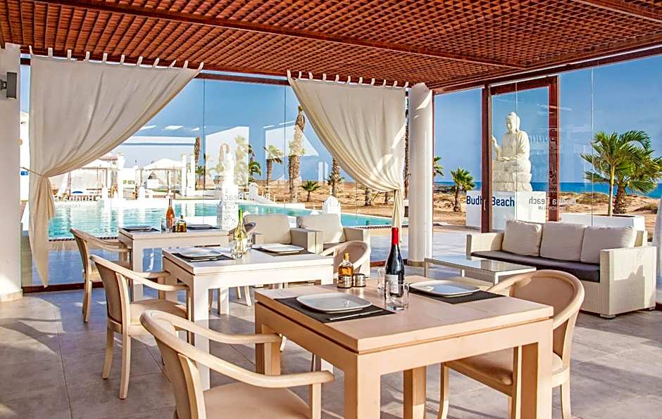 Hotel LIVVO Budha Beach