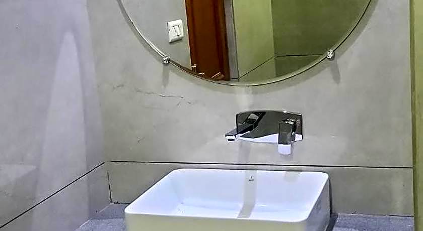 Hotel Punnu International