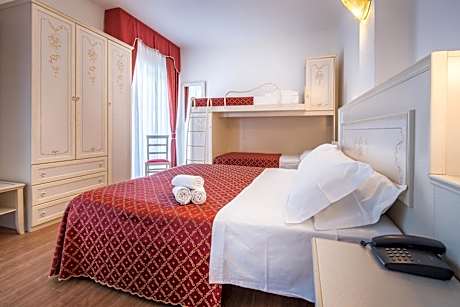 Family Room (2 Adults + 2 Children) with Balcony