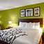 Sleep Inn & Suites Harbour Pointe