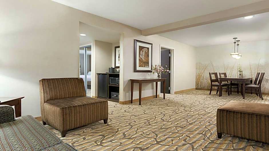 Holiday Inn Hotel & Suites Gateway By IHG