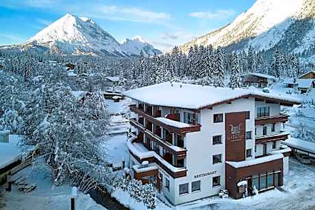 Hotel Alpennest - Mountain Hideaway in Leutasch