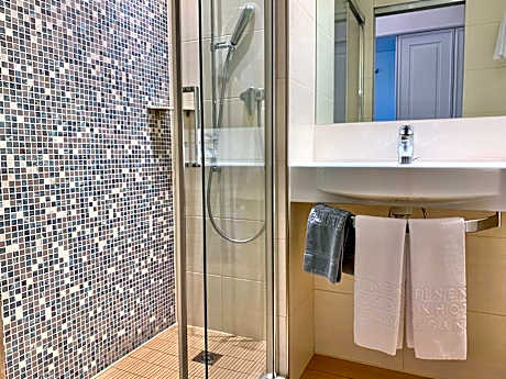 Leisure Twin Room Park Side