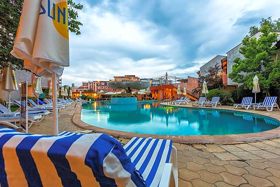 Complex Sunrise by HMG - All Inclusive