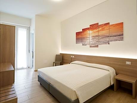 Large Double or Twin Room