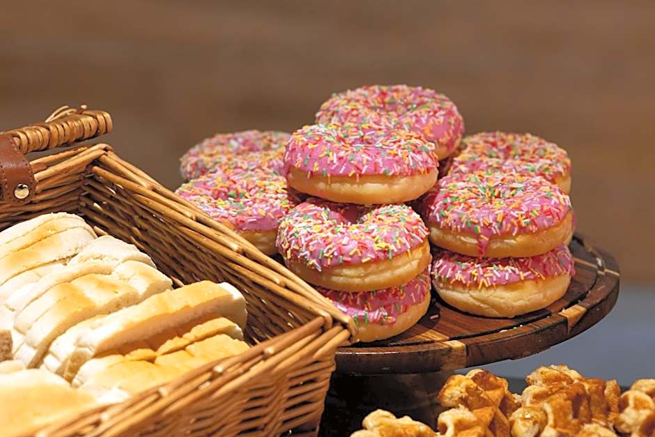 Moxy by Marriott London Excel