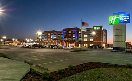 Holiday Inn Express & Suites Dodge City By IHG