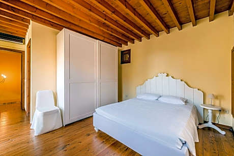 Deluxe Double Room | Avalon Residence