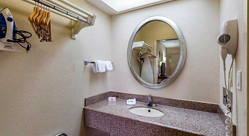 Red Roof Inn Bowling Green