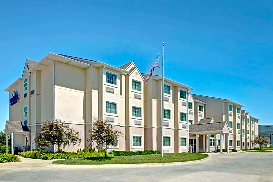 Microtel Inn & Suites by Wyndham Bluffs