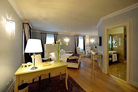 Deluxe Junior Suite