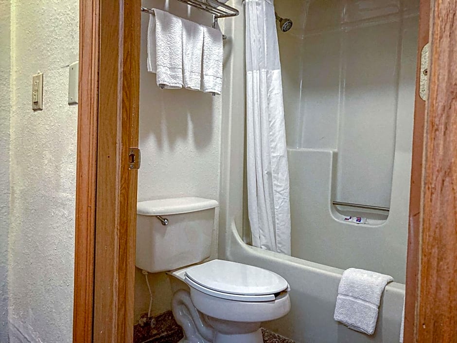 Motel 6 Elkhart, IN