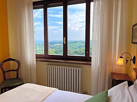 Double or Twin Room with Bathroom