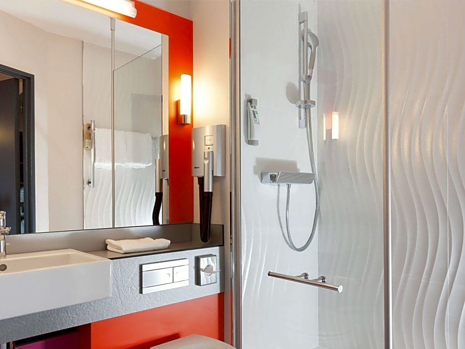 ibis Styles Romans-Valence Gare TGV