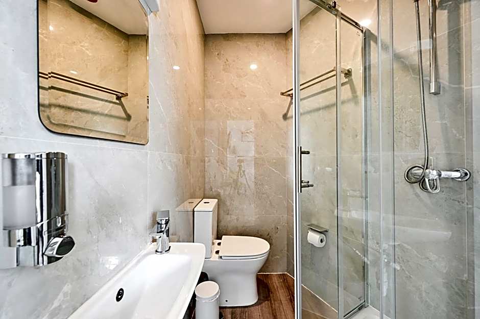 City London Hotel