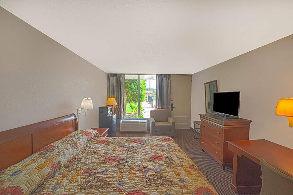 Masters Inn Selma Smithfield I-95 By OYO