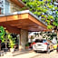 RedDoorz Plus Syariah near Java Supermall Semarang 2