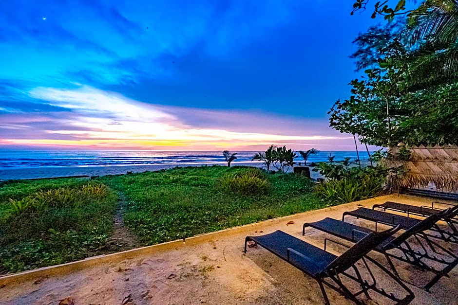 Sealord Naithon Beachfront Villa