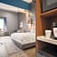 La Quinta Inn & Suites by Wyndham Del Rio