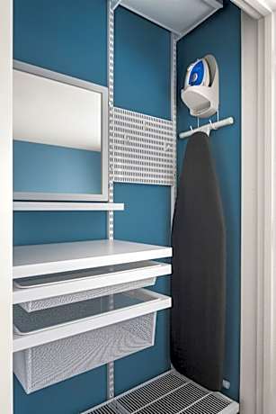 One-Bedroom Queen Suite