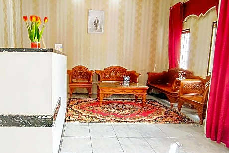 RedDoorz Syariah @ Penginapan Eby Padang