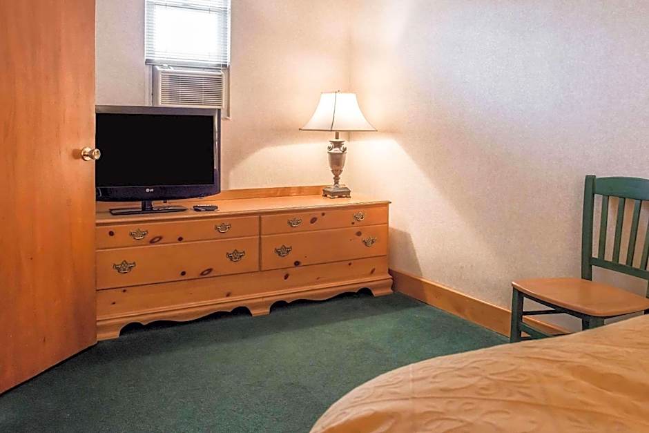 Quality Inn Pittsburgh Airport