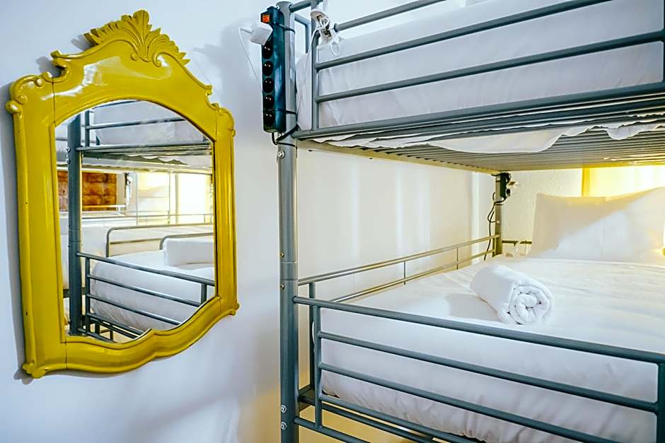 Help Yourself Hostels - Restelo