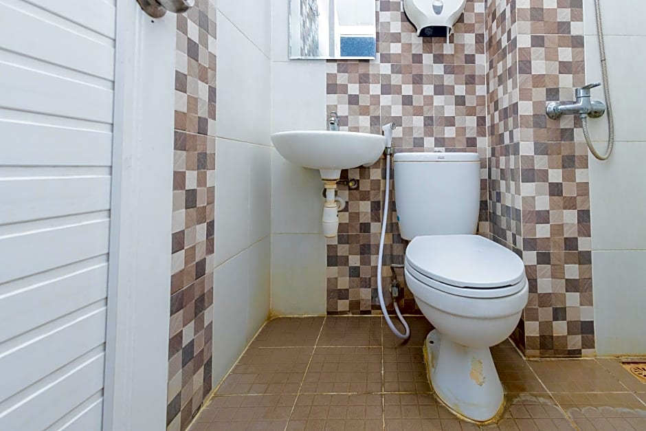 RedDoorz near Universitas Wijaya Kusuma Surabaya 2