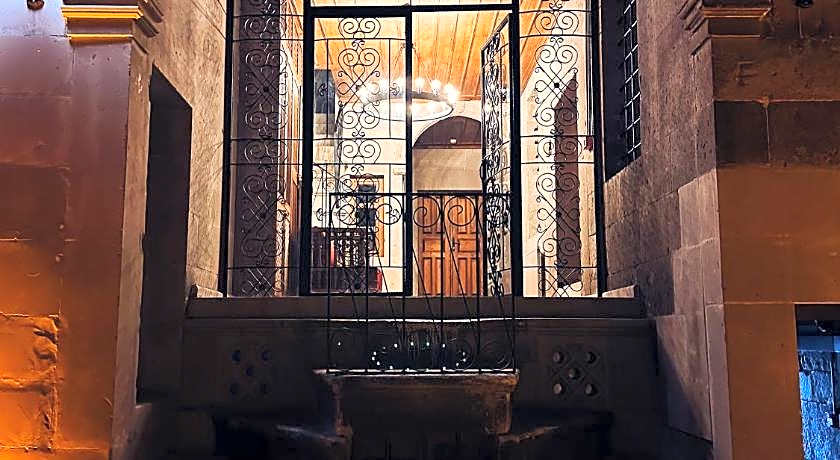 Four Mansions Hotel