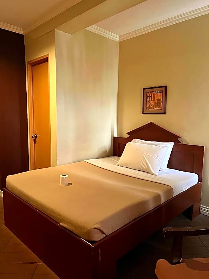 Blue Velvet Hotel -CM Recto