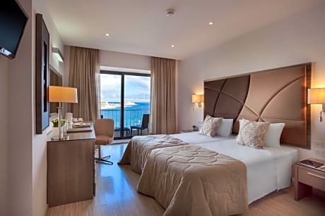 Superior Double or Twin Room with Sea Front