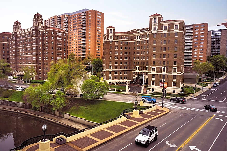 The Raphael Hotel, Autograph Collection by Marriott