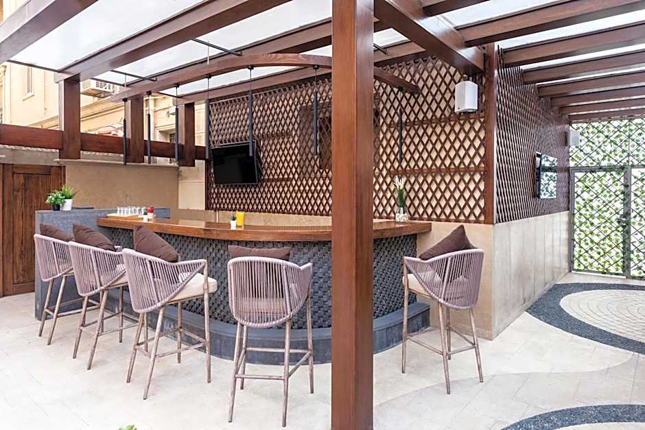 Maran Residence