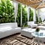 Bianco Riccio Suite Hotel