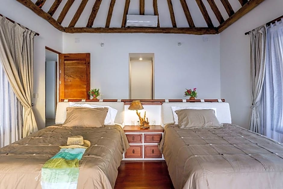 DK Luxury Ocean Front Villa - Adults Only