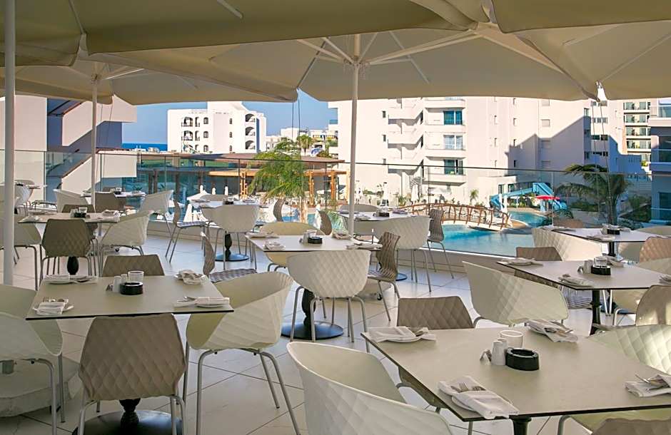 Vangelis Hotel & Suites